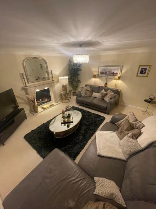 Home In Wirral - Peaceful Contemporary Gem. 외부 사진